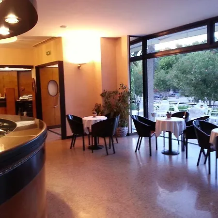 Garden Hotel 3*