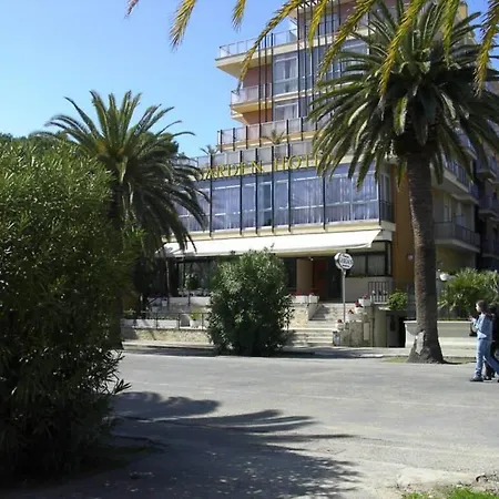 Garden Hotel